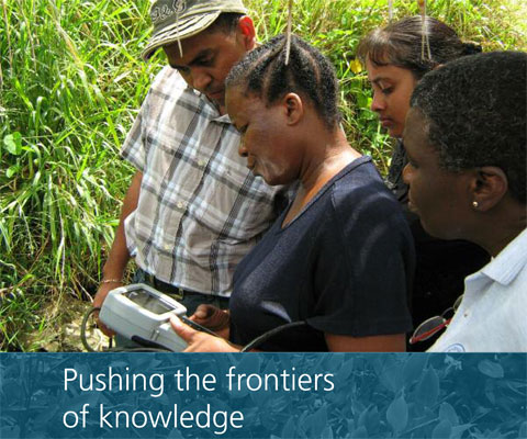 A group of researcher working in a field
