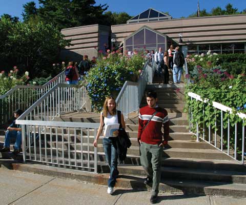 Students walking in the Mount Saint Vincent University 