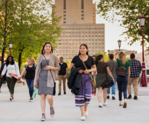 Students walking on UOttawa campus