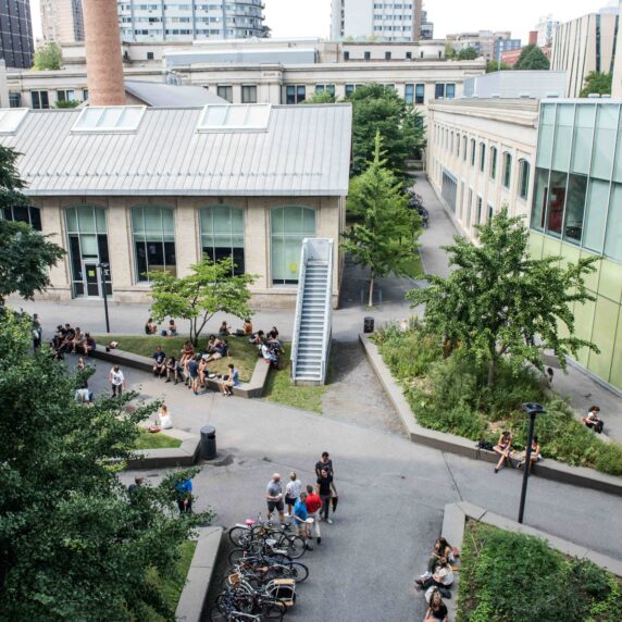 Students outside the Cœur des sciences at the Université du Québec à Montréal.